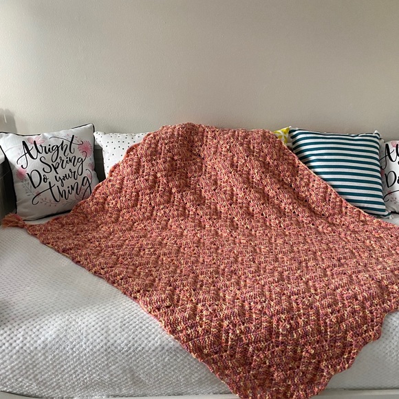 Handmade knit pastel blanket - Picture 2 of 4